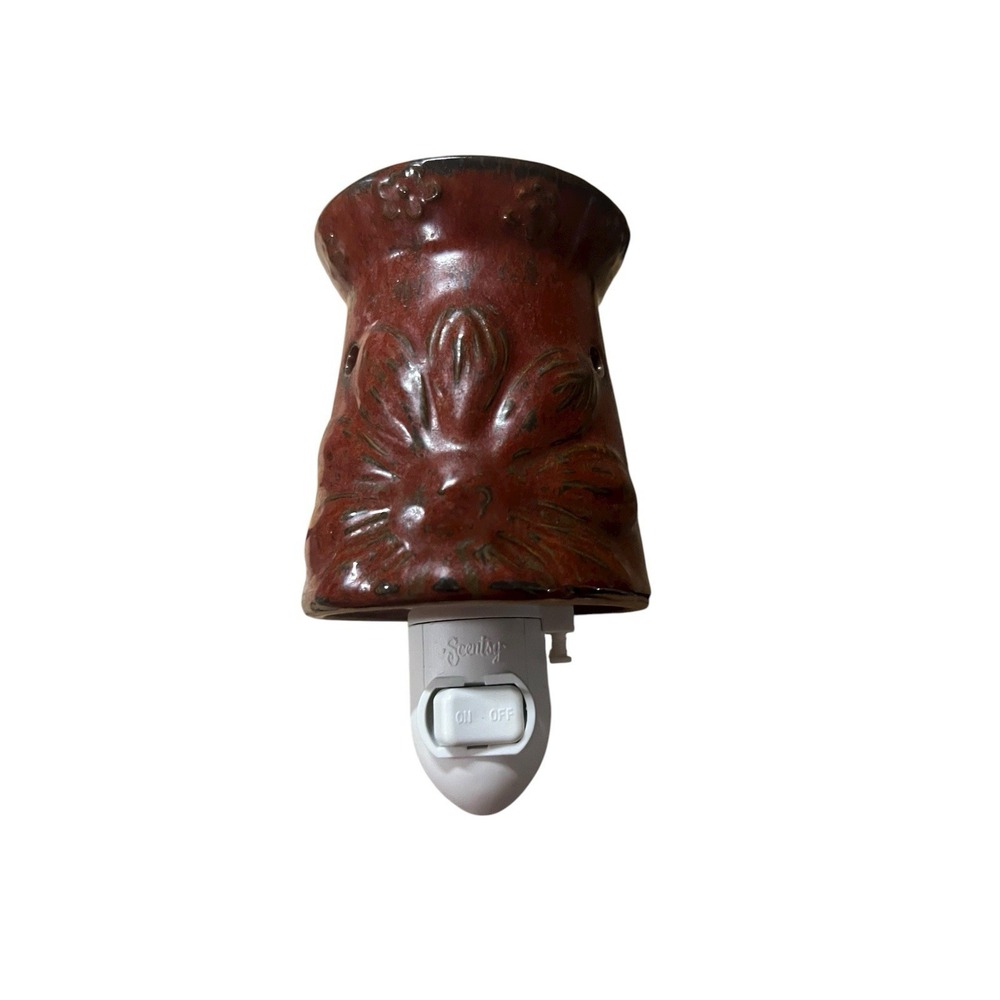 Authentic SCENTSY ~ "BOHO CHIC" ~‎ NIGHT LIGHT WARMER ~
